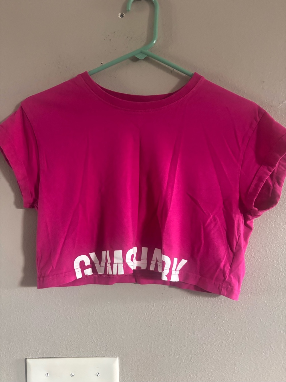 Gymshark Hot Pink Cropped Tee - Women's Athletic Short Sleeve